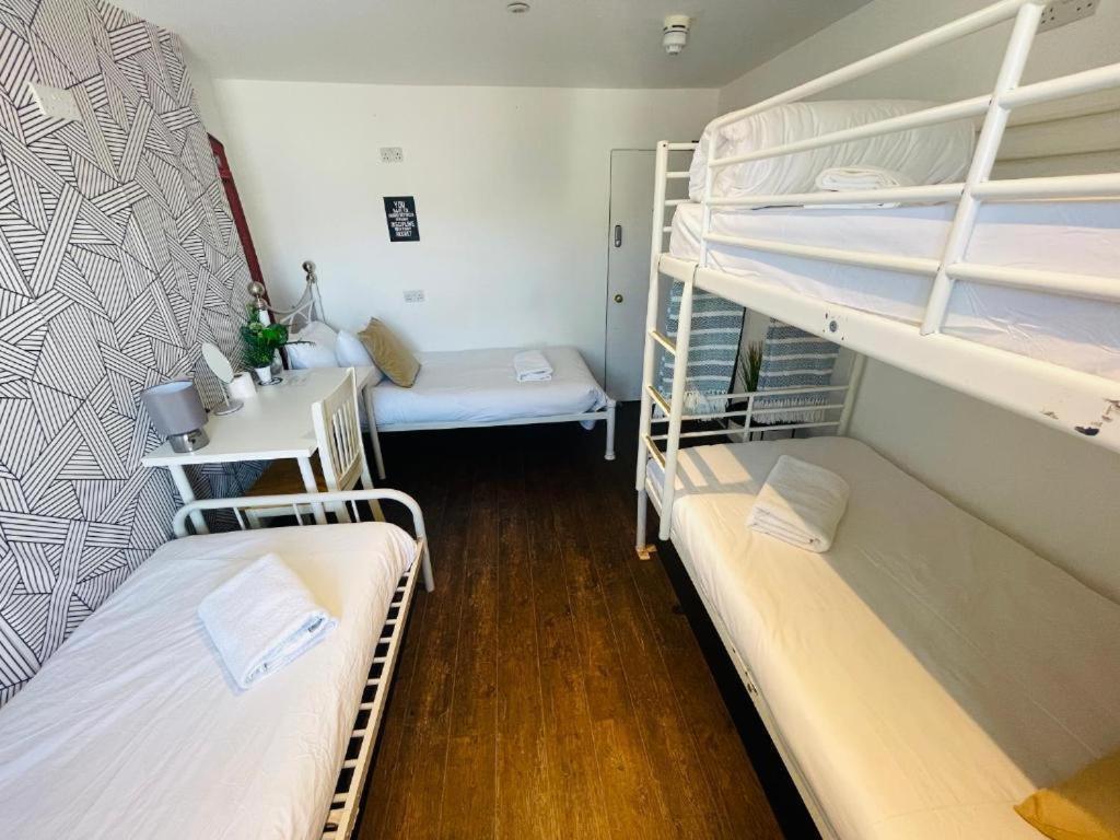 Seafront Party Houses For Hens, Stags & Groups Brighton Room photo