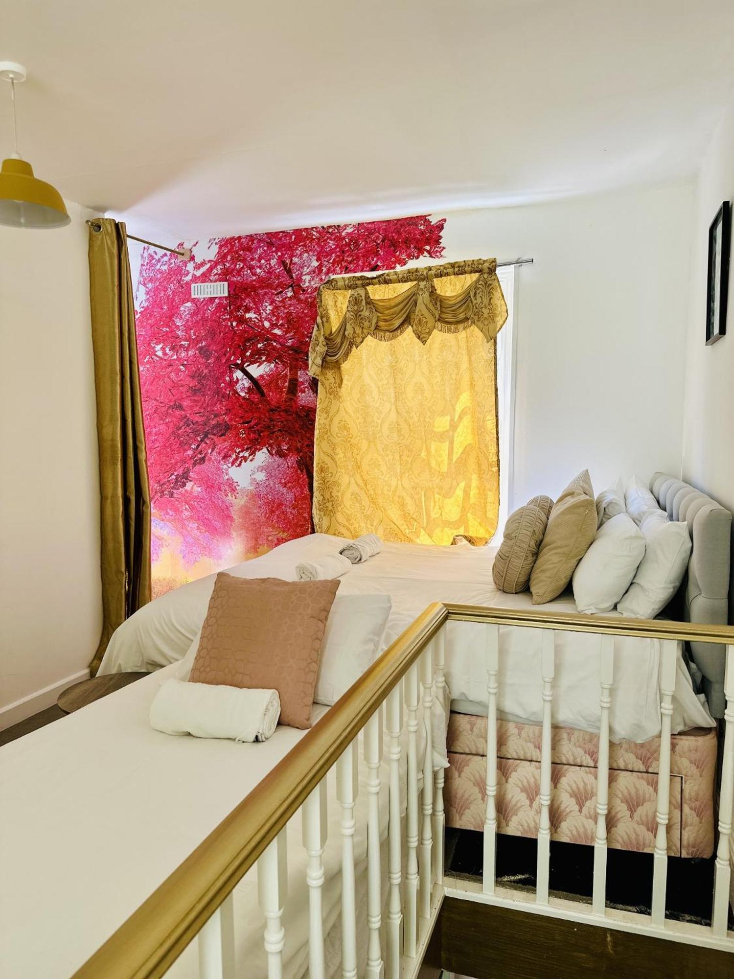 Seafront Party Houses For Hens, Stags & Groups Brighton Room photo